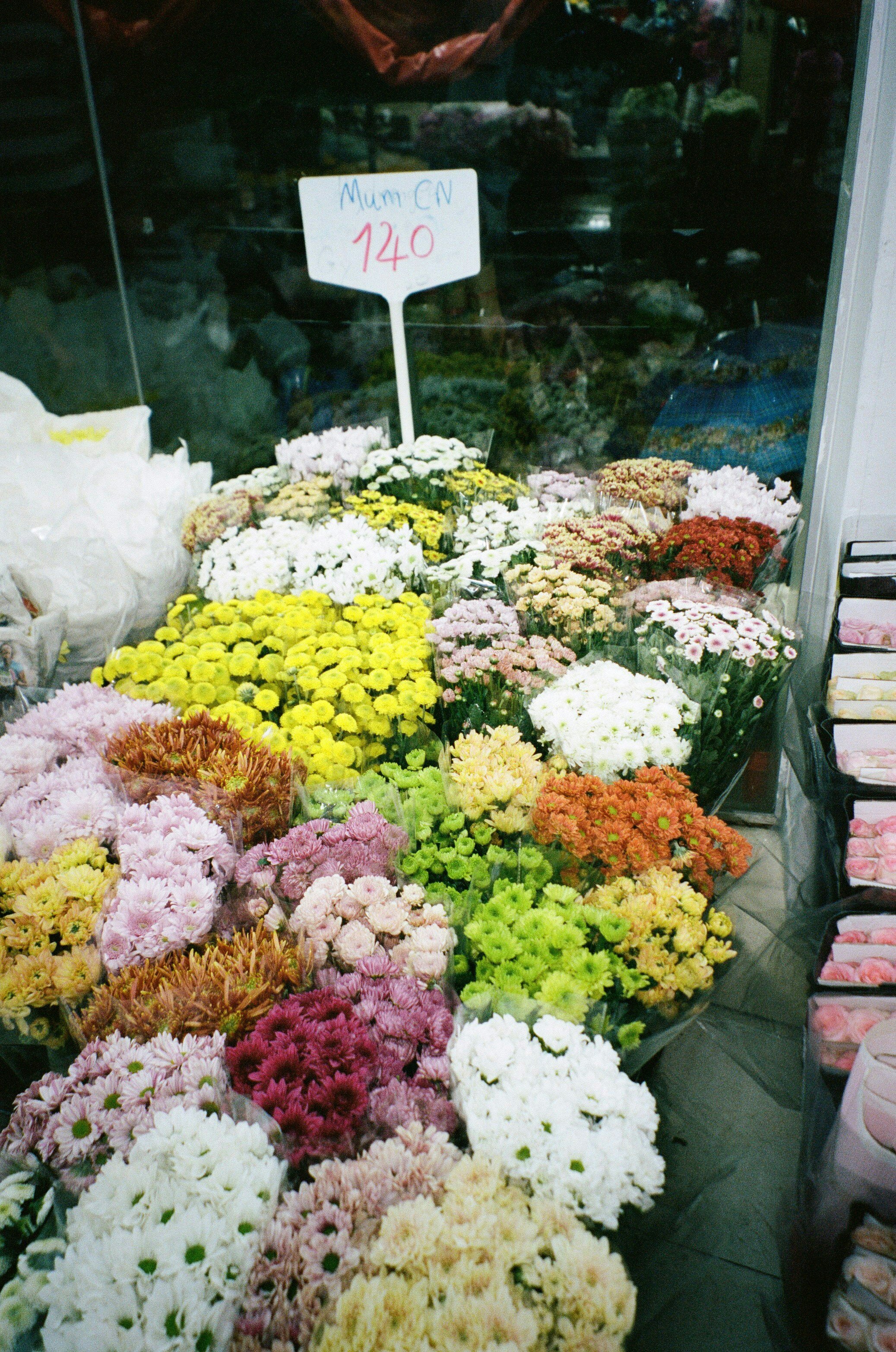 flowers-at-a-stall